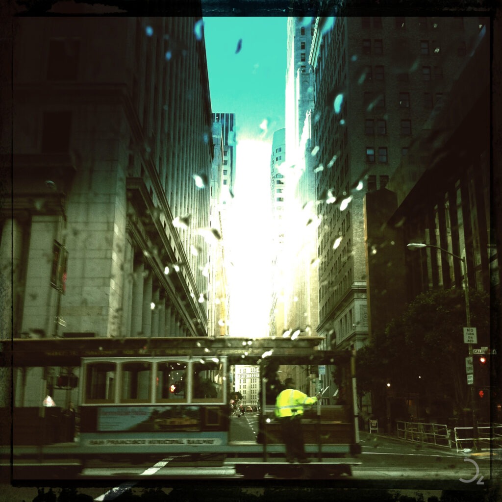 Hipsta Phone Photography, spontane Momente - Ein Blick durch eine verregnete Fensterscheibe in den Straßen von San Francisco. Die ikonische Straßenbahn fährt durch eine enge Straße, gesäumt von hohen Gebäuden, während Licht von oben durch die Wolkenkratzer scheint und die Szene in eine besondere Atmosphäre taucht.